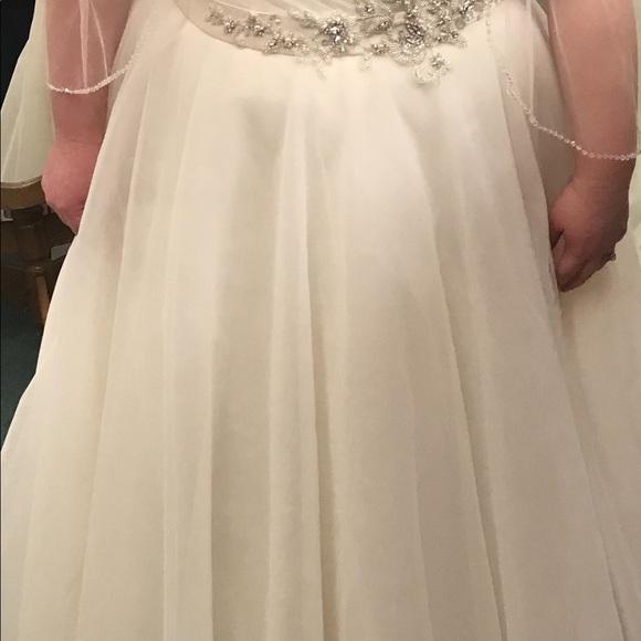 Wedding Dress NWT - Picture 3 of 9